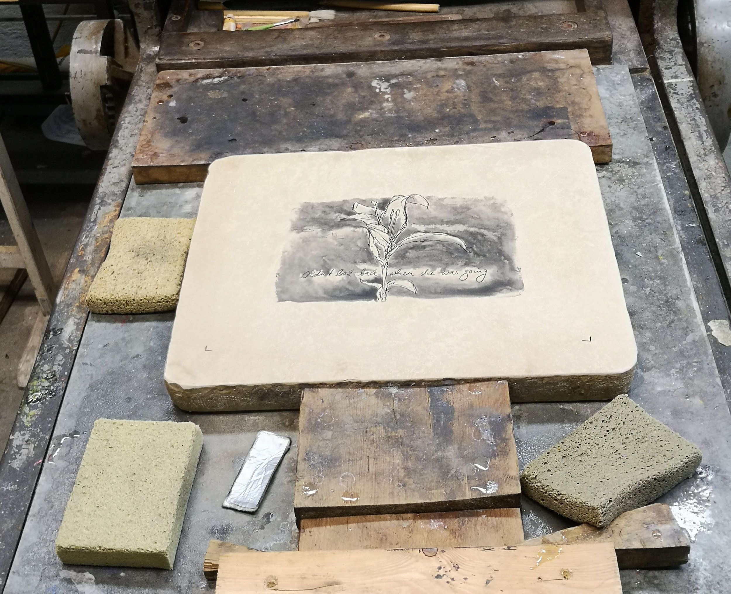 t_05_Lithopresse_mit_Stein.jpg
